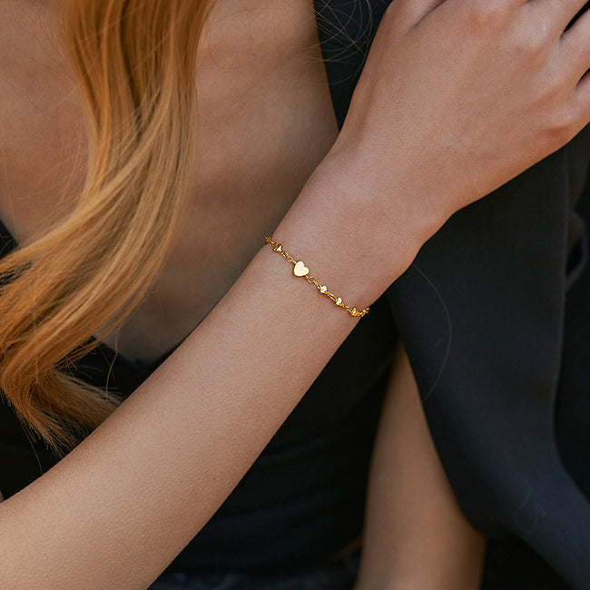 Heart Charm Bracelet | 18K Gold Plated Anti-Tarnish Stainless Steel Bracelet Main Image
