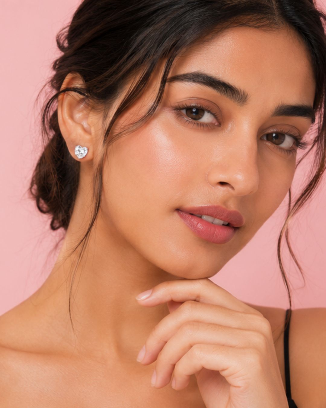 Model wearing 925 sterling silver heart-shaped cubic zirconia stud earrings daily wear 
